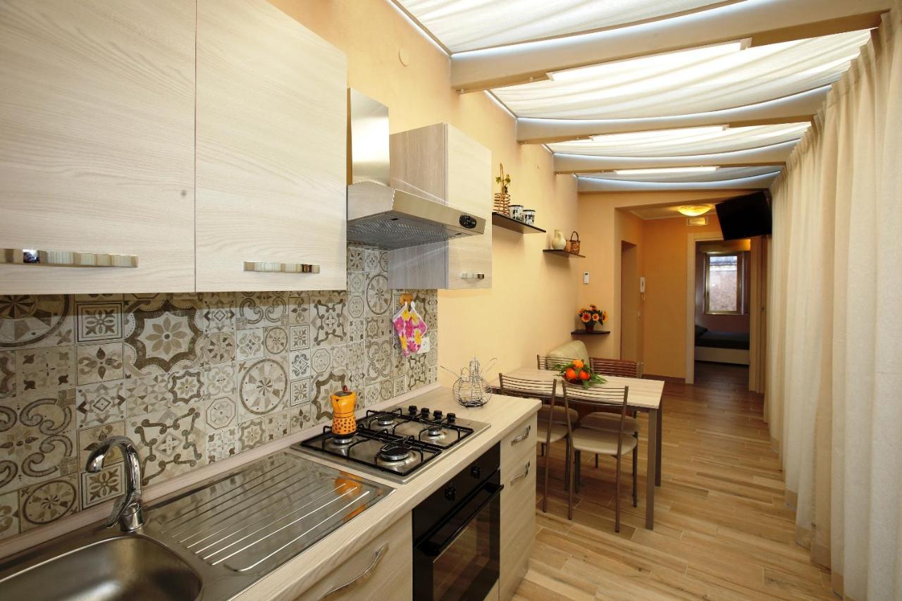 Re Sole Case Vacanze - Esclusivo Attico M A R T E Con Spaziosissima Terrazza Solarium Attrezzata Avola Luaran gambar