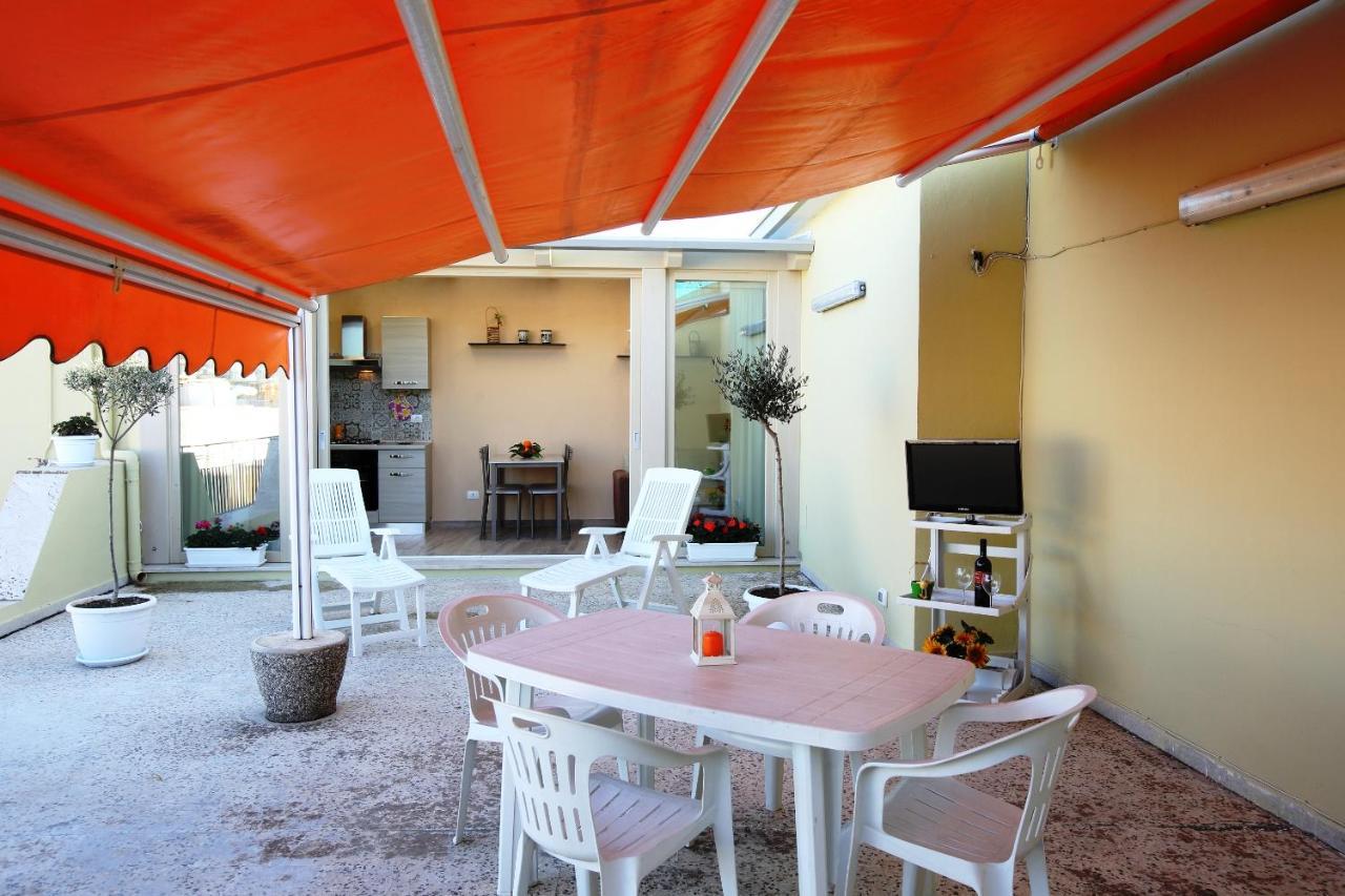 Re Sole Case Vacanze - Esclusivo Attico M A R T E Con Spaziosissima Terrazza Solarium Attrezzata Avola Luaran gambar