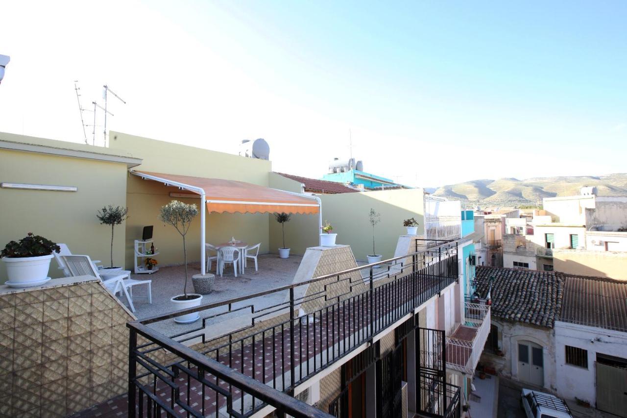 Re Sole Case Vacanze - Esclusivo Attico M A R T E Con Spaziosissima Terrazza Solarium Attrezzata Avola Luaran gambar