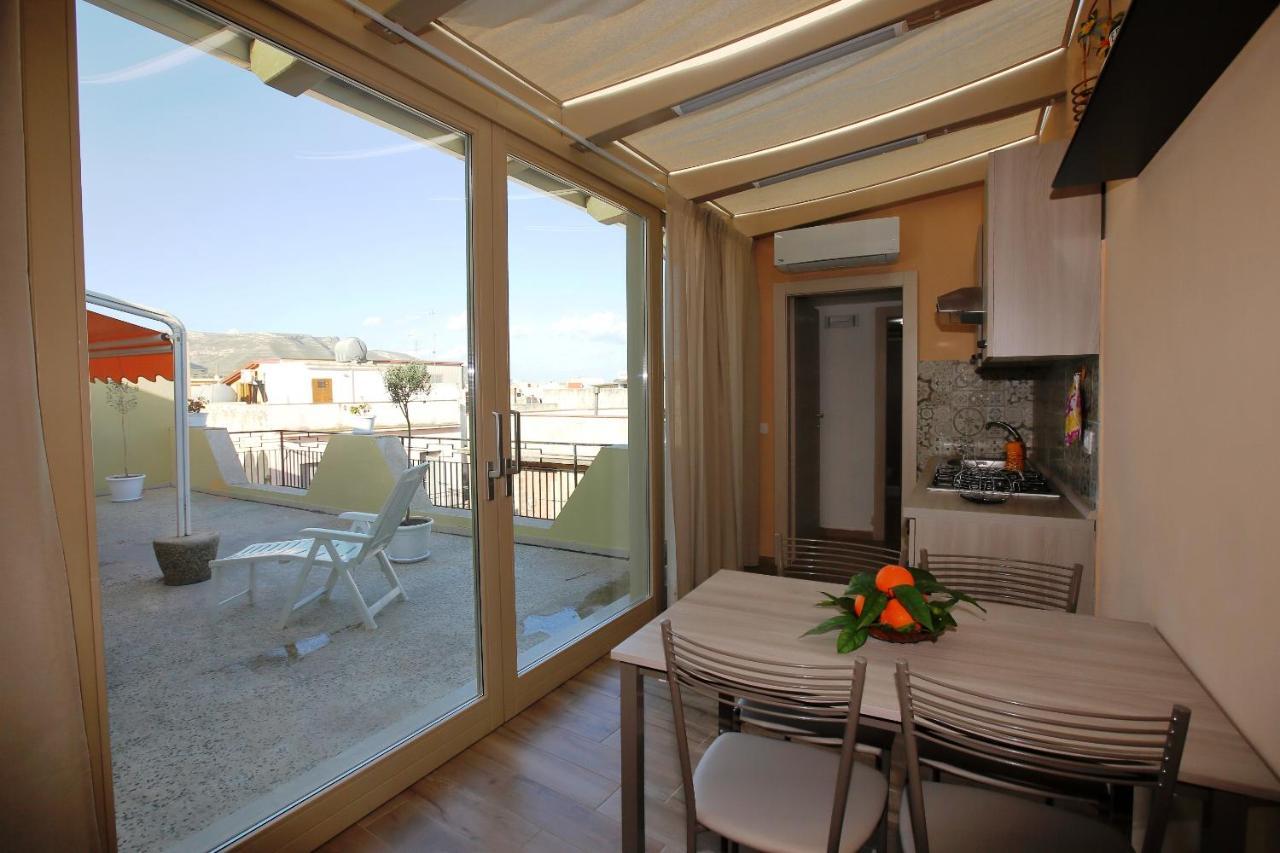 Re Sole Case Vacanze - Esclusivo Attico M A R T E Con Spaziosissima Terrazza Solarium Attrezzata Avola Luaran gambar