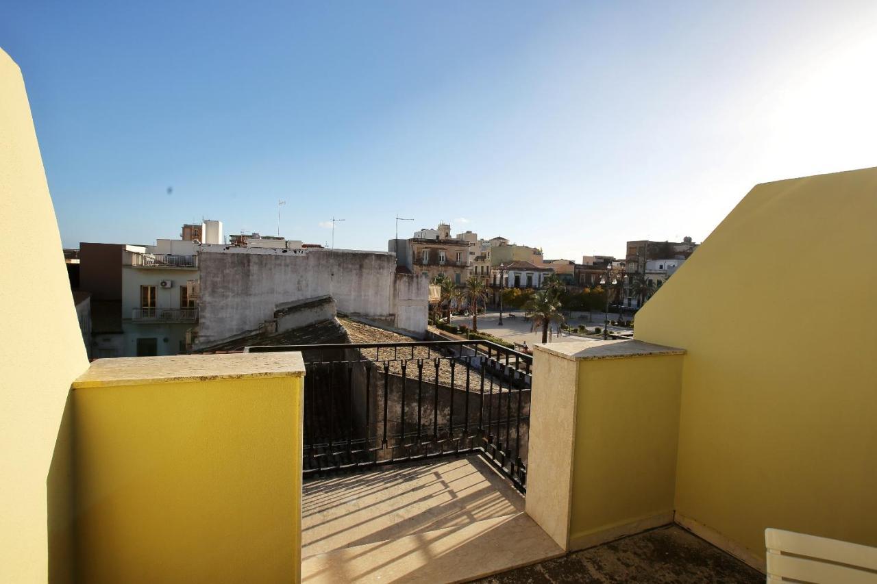 Re Sole Case Vacanze - Esclusivo Attico M A R T E Con Spaziosissima Terrazza Solarium Attrezzata Avola Luaran gambar