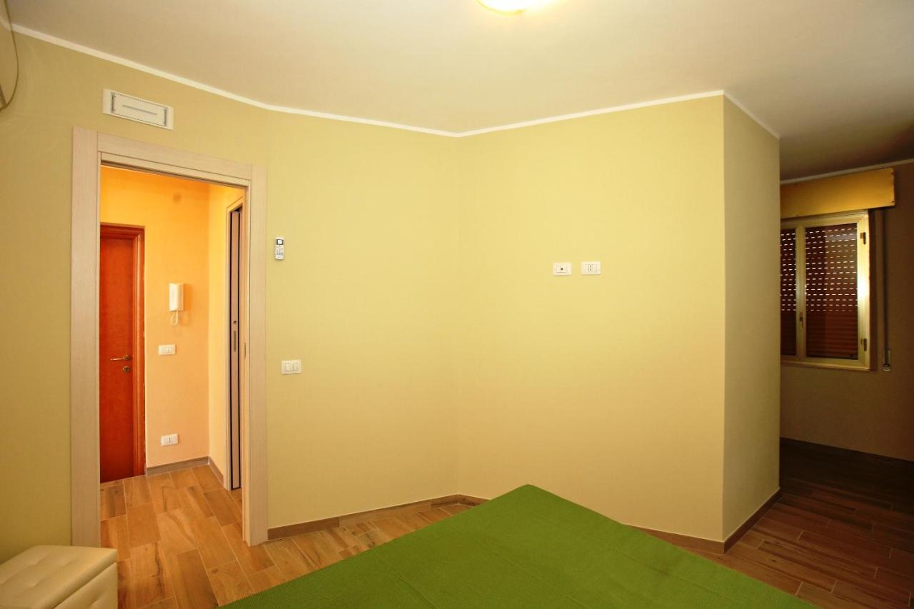 Re Sole Case Vacanze - Esclusivo Attico M A R T E Con Spaziosissima Terrazza Solarium Attrezzata Avola Luaran gambar